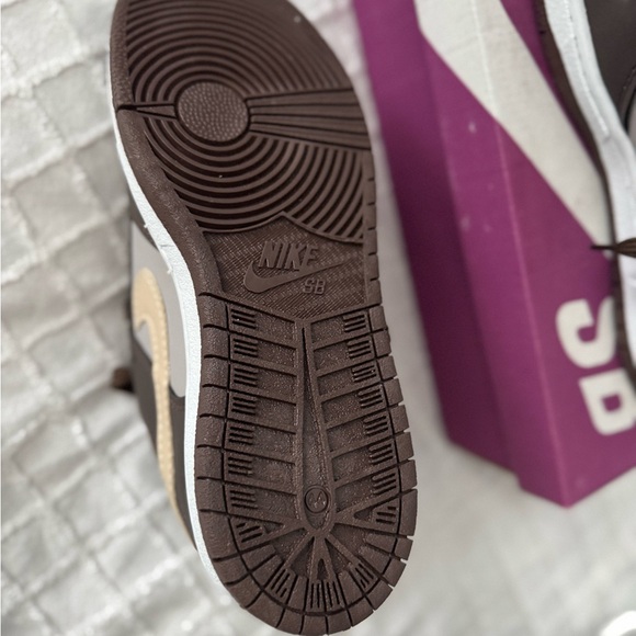 Man's Brown and Cream Sneakers - Picture 4 of 4